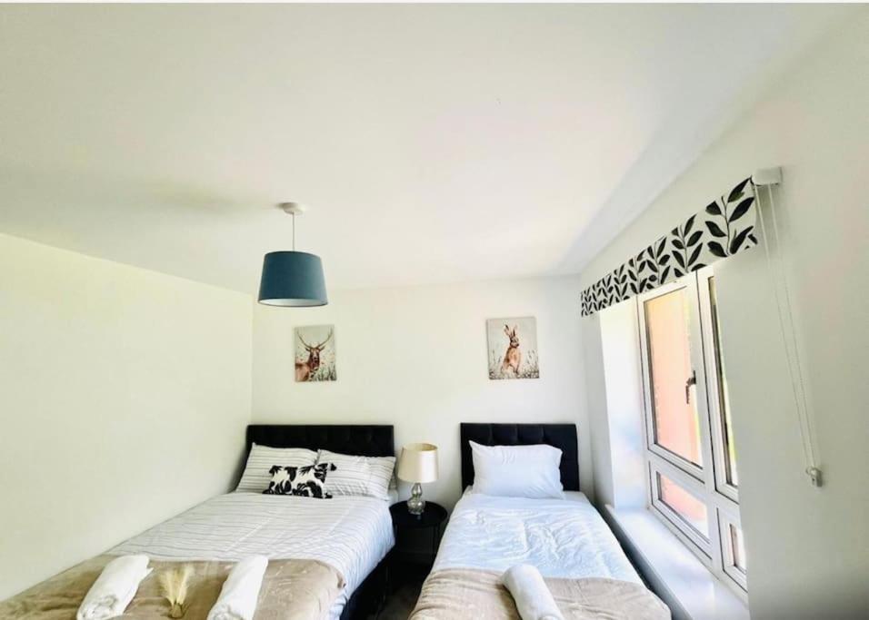 Ashford Retreat - Luxury Home With Double Parking ภายนอก รูปภาพ