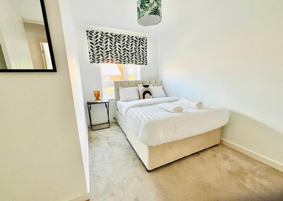 Ashford Retreat - Luxury Home With Double Parking ภายนอก รูปภาพ