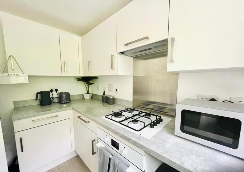 Ashford Retreat - Luxury Home With Double Parking ภายนอก รูปภาพ